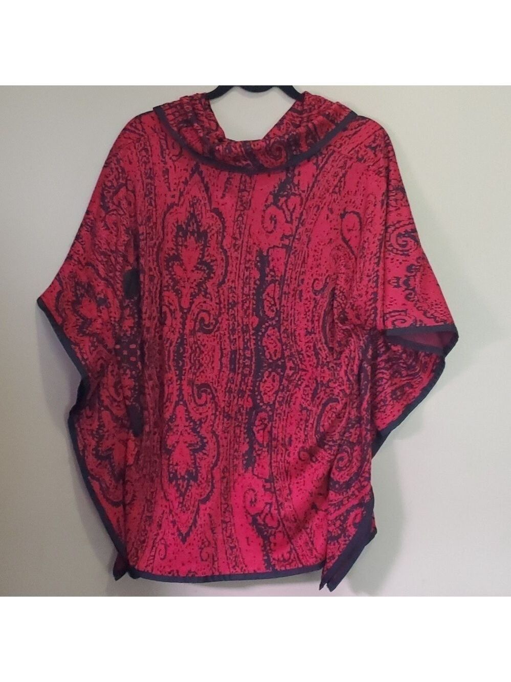 Cleo size large/xlarge sweater